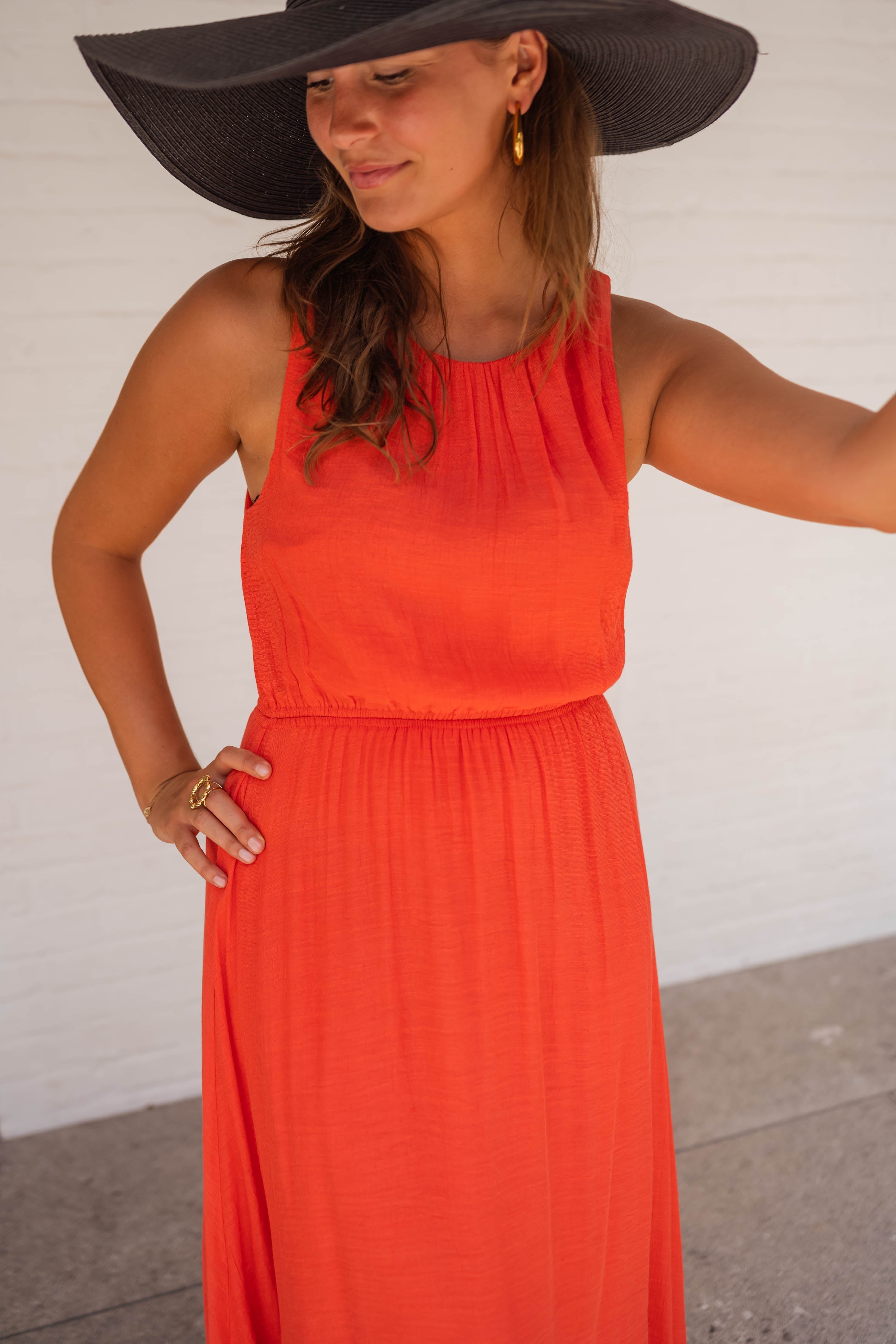 SANNA – Orange sommarklänning | Stråla Stockholm